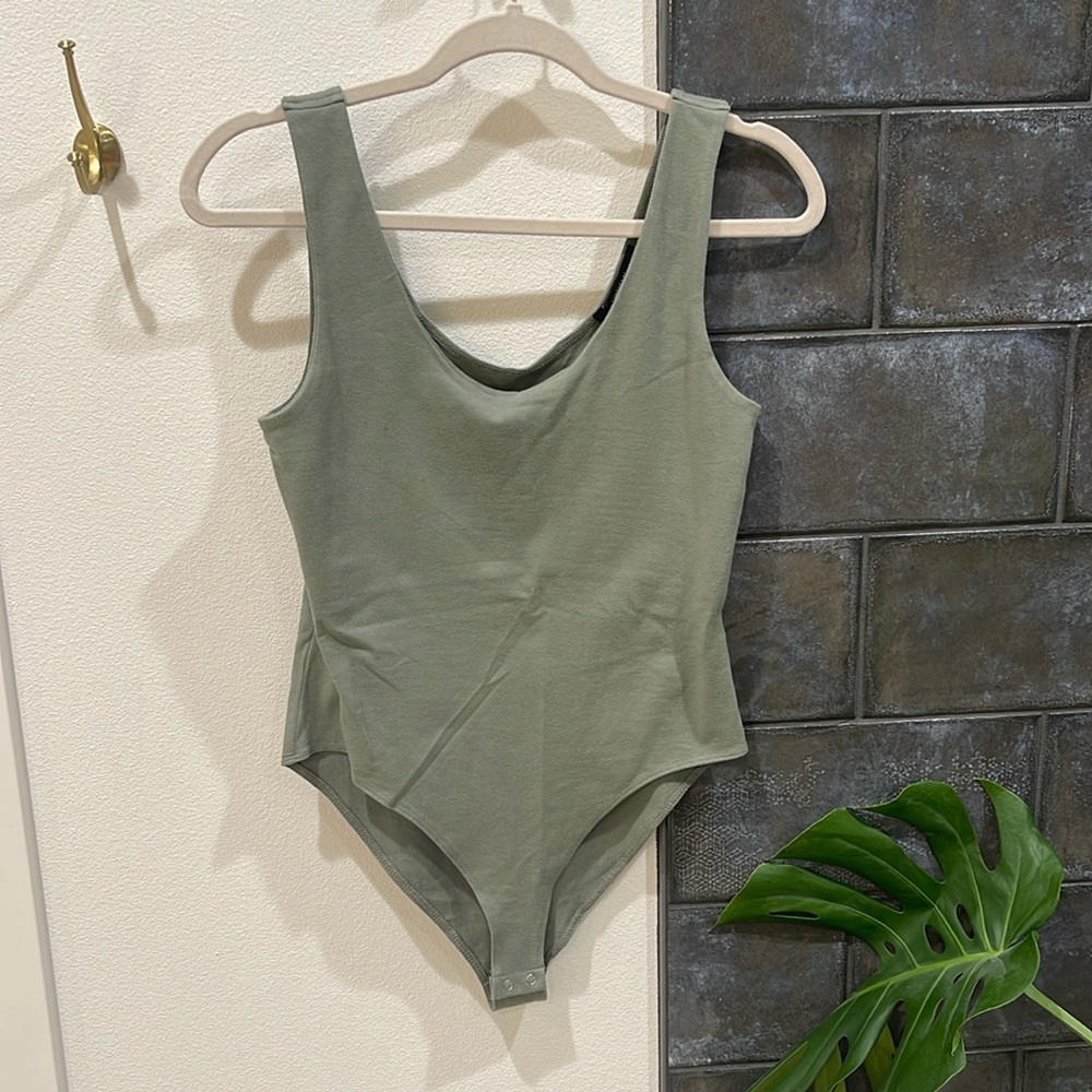 Sleeveless bodysuit
